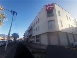 2 Bed Apartment in Lansdowne