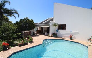 4 Bedroom House in Bonza Bay