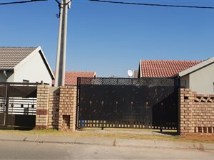 2 Bed House in Fleurhof
