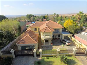 7 Bed House in Heuweloord