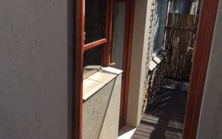 1 Bedroom Garden Cottage in Boskruin