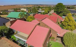 3 Bedroom Townhouse in Modelpark