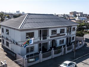 825 m² Office Space in Quigney