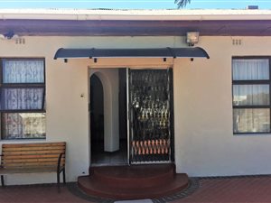 5 Bed House in Langebaan North