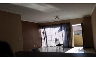 2 Bedroom House in Carlswald Estate