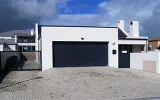 4 Bedroom House in Myburgh Park
