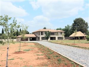 1.1 ha Farm in Bredell AH