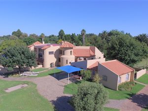 6 Bedroom House in Randjesfontein