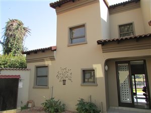 6 Bed House in Eagles Landing