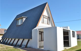2 Bedroom House in Struisbaai