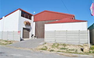 400 m² Industrial space in Struisbaai