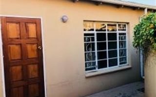 2 Bedroom Garden Cottage in Orange Grove