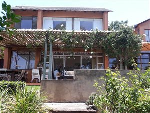 4 Bed House in Kosmos