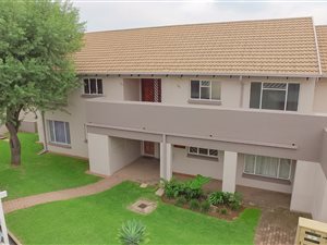 3 Bed Apartment in Edenglen