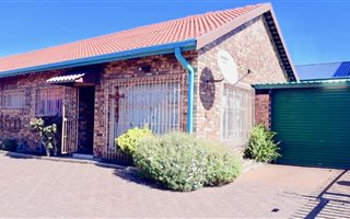 2 Bedroom Townhouse in Trichardt
