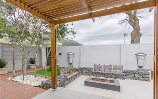 4 Bedroom House in Paarl Central West