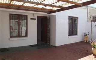 2 Bedroom House in Strand South