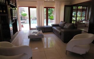 5 Bedroom House in Faerie Glen