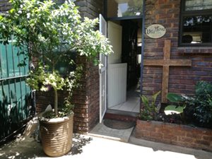 3 Bed Duplex in Meyerspark