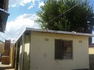6 Bed House in Sophiatown