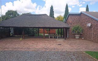4 Bedroom House in Klipplaatdrif