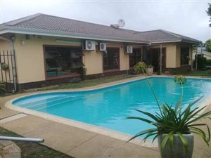 4 Bed House in Hayfields