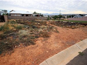 514 m² Land available in Oudtshoorn