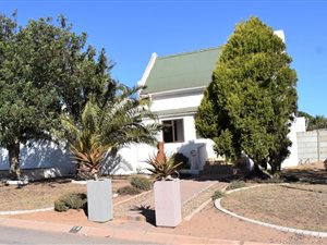 4 Bedroom House in Vredenburg