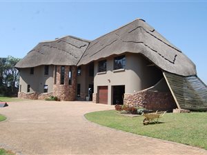 4 Bed House in Phezulu