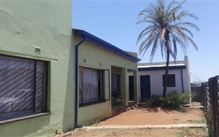 19 Bedroom House in Credi