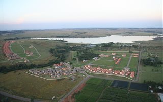 1000 m² Land available in Rietvlei Heights Country Estate