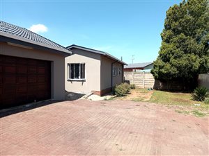 3 Bed House in Vanderbijlpark CE5