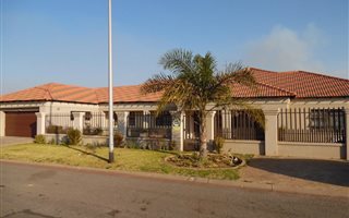 4 Bedroom House in Minnebron