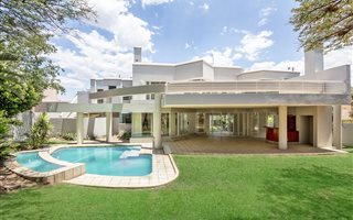 4 Bedroom House in Dainfern Golf Estate