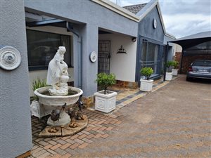 6 Bed House in Secunda Central