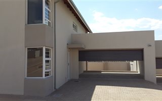 3 Bedroom Apartment in Die Heuwel