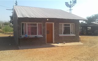 2 Bedroom House in Dibeng