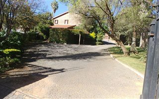 3 Bedroom Townhouse in Waterkloof Heights