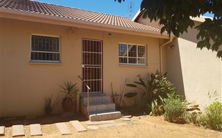 2 Bedroom Townhouse in Uitsig