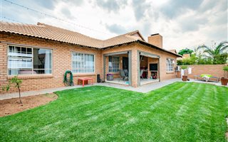3 Bedroom Townhouse in Paramount Estate