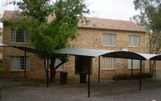 2 Bedroom Townhouse in Weltevreden Park