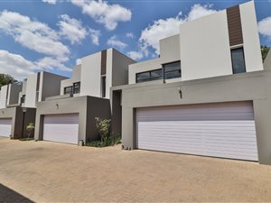3 Bed Duplex in Menlo Park
