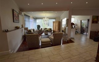 2111 m² Farm in Hatfield