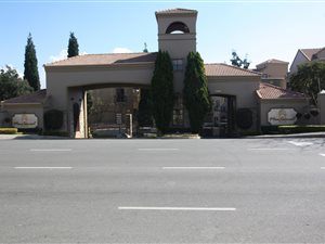 1 Bed Apartment in Lonehill