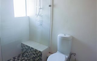 1 Bedroom Garden Cottage in Bordeaux