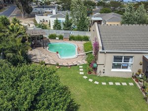 3 Bed House in Sonstraal Heights