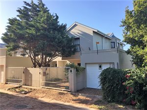 3 Bed Townhouse in Kommetjie