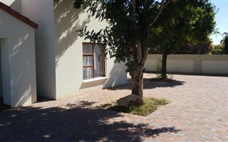 3 Bedroom House in Ivy Park