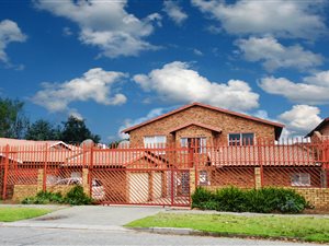 3 Bed Townhouse in Turffontein