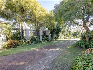 4 Bed House in Chartwell